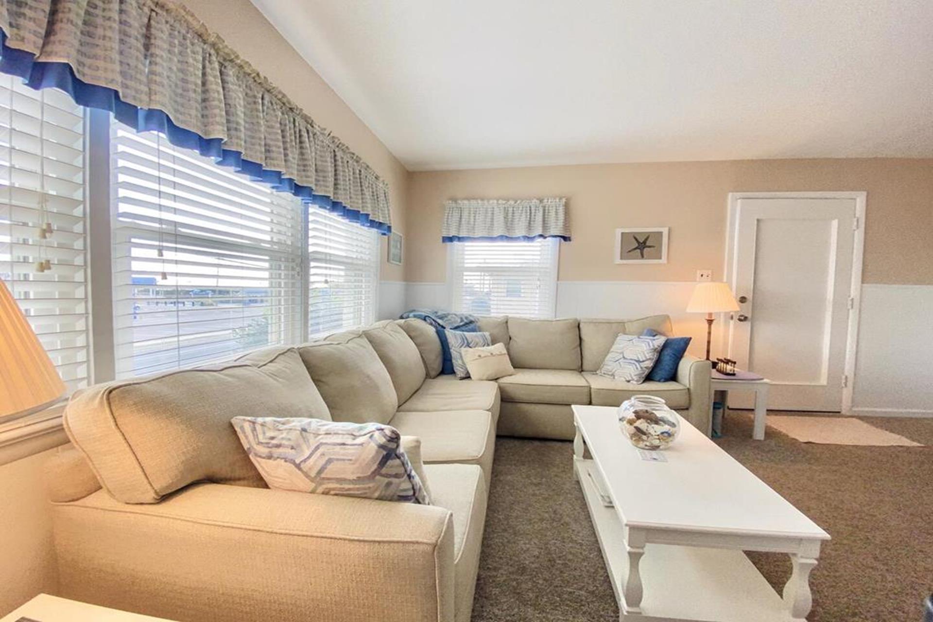 2828 Avalon Avenue, Unit 8, Avalon | COMPASS RE - Avalon