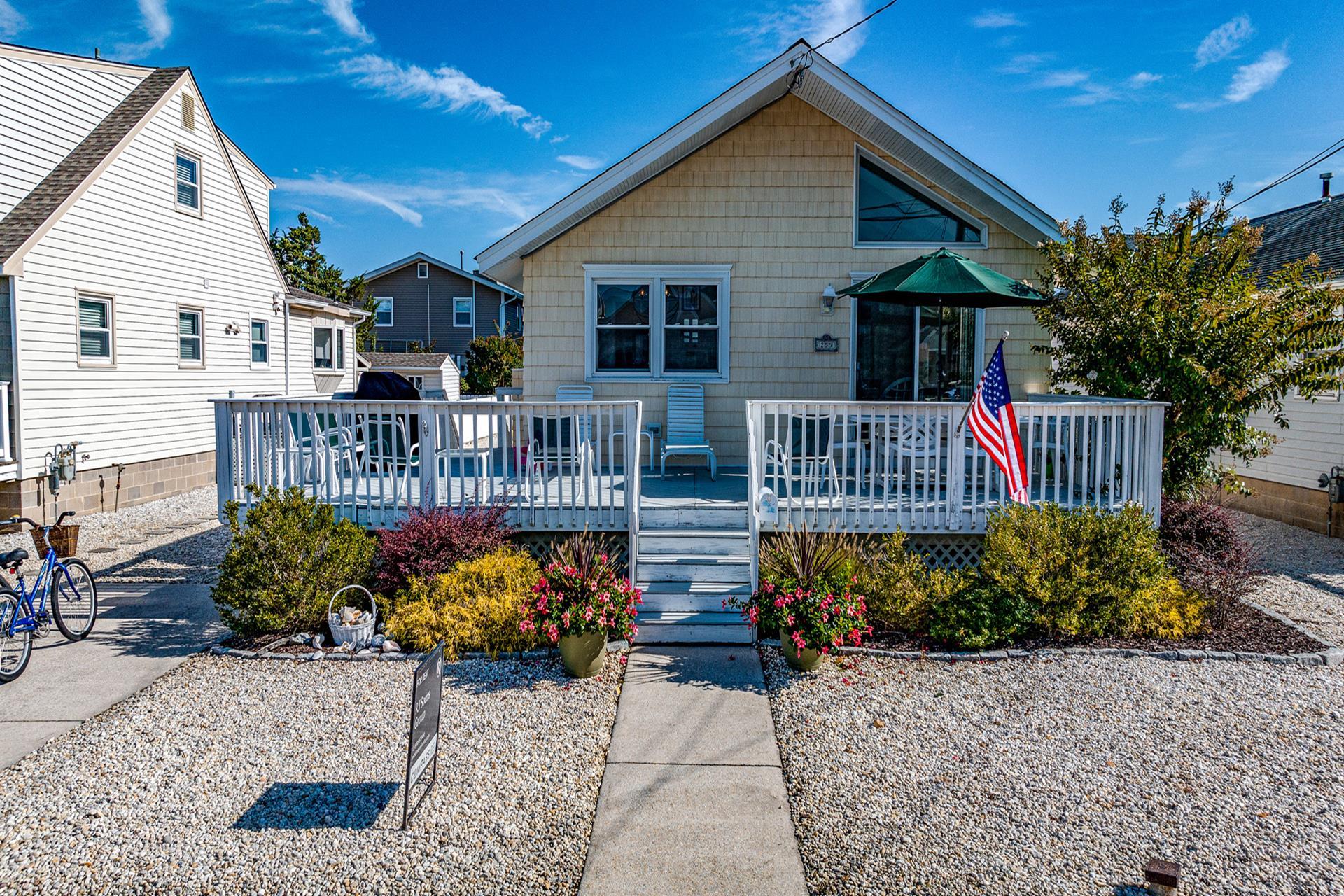 255 15th Street, Avalon | COMPASS RE - Avalon