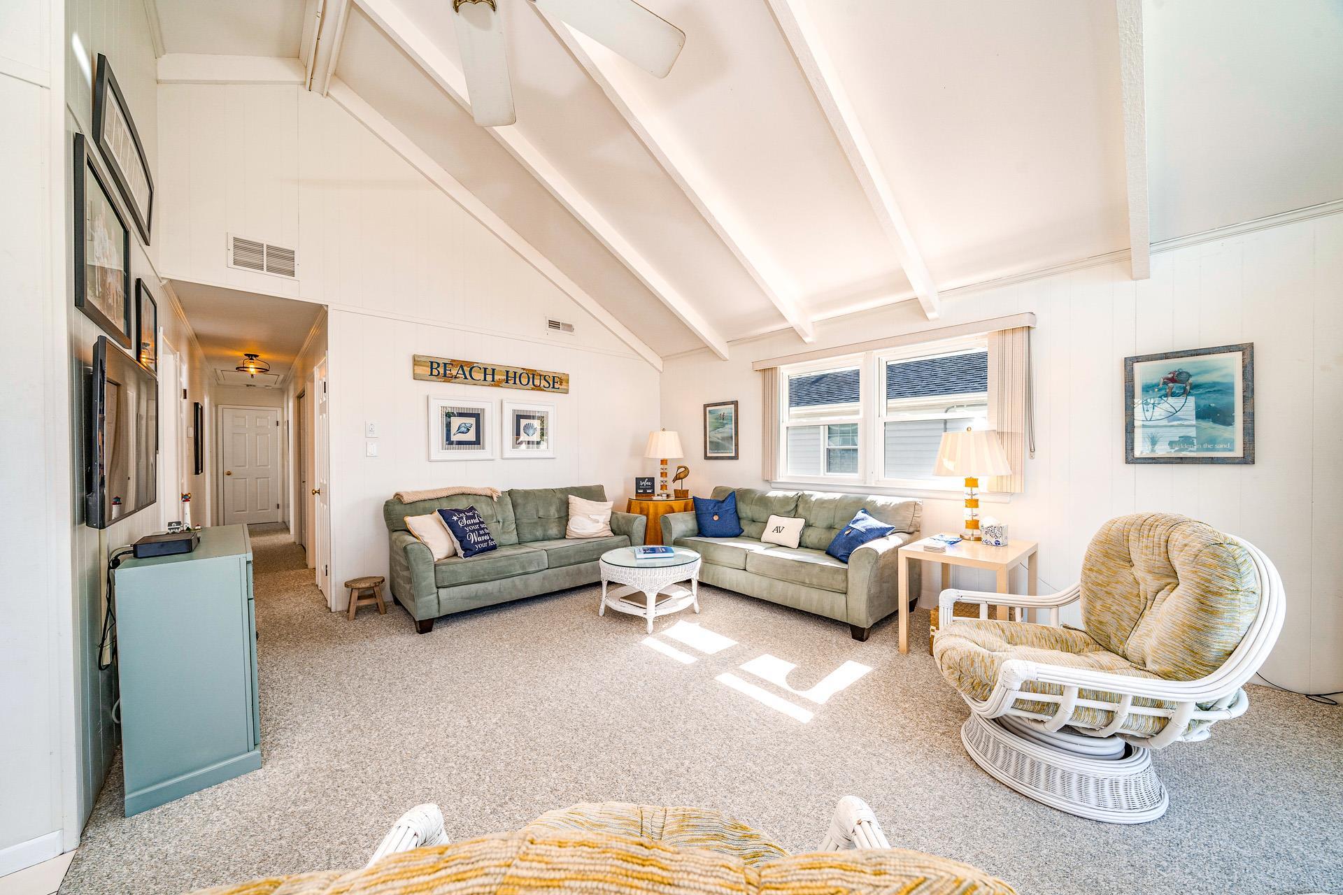 255 15th Street, Avalon | COMPASS RE - Avalon