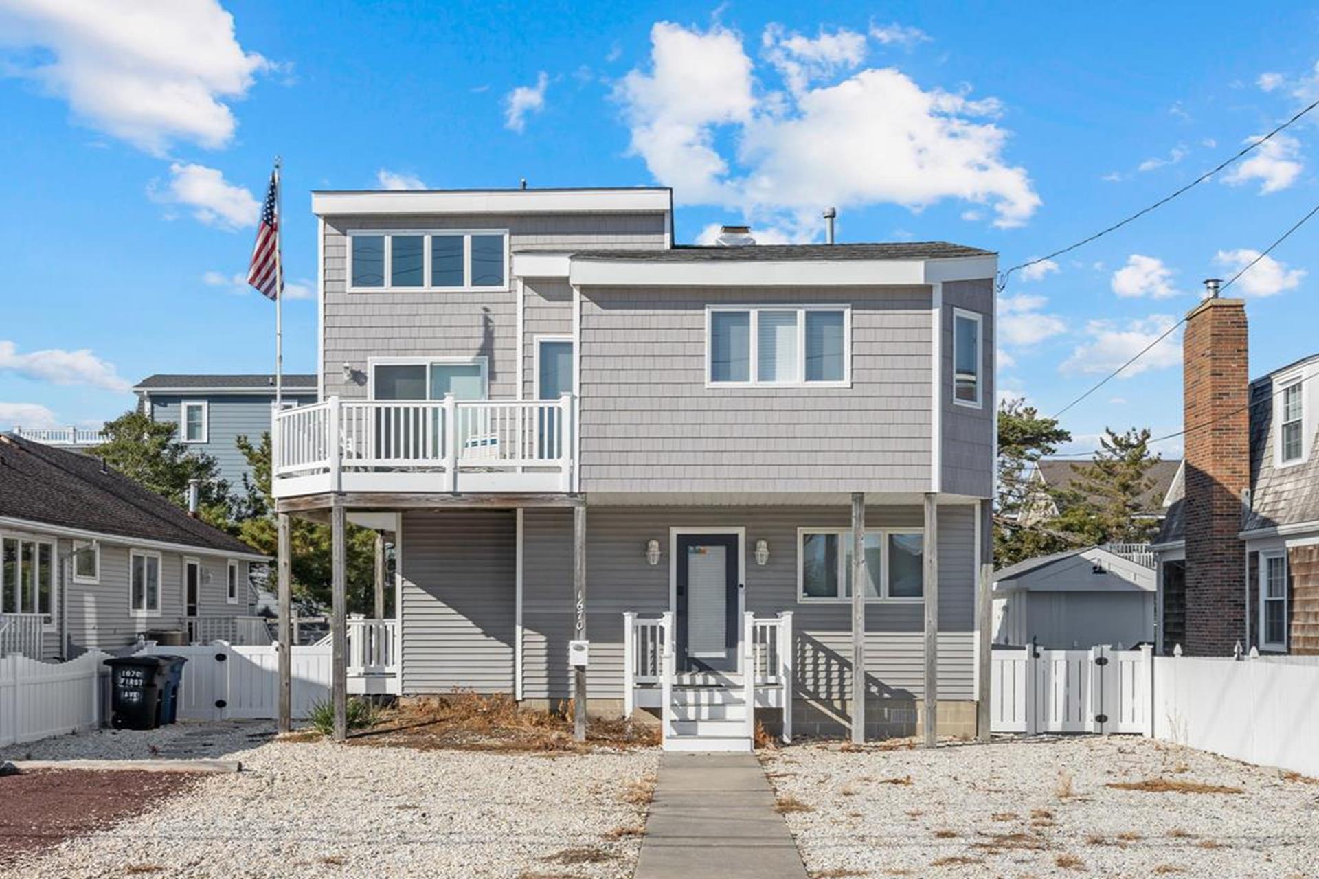 1670 First Avenue, Avalon
