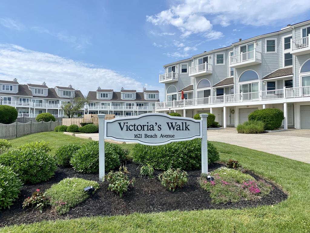 Victorias Walk Unit 206 | Photo 3