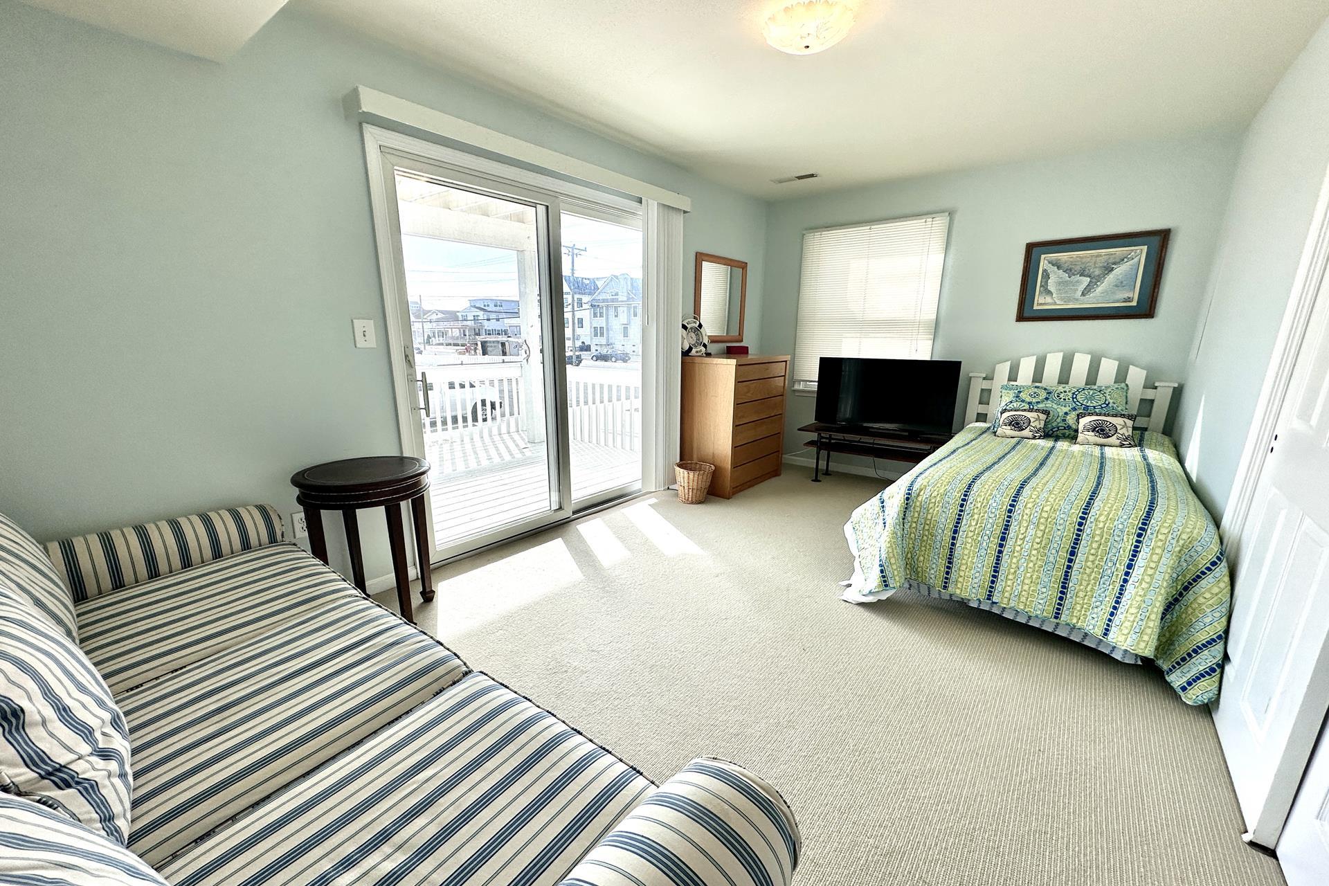 2036 Sixth Avenue, Avalon | COMPASS RE - Avalon