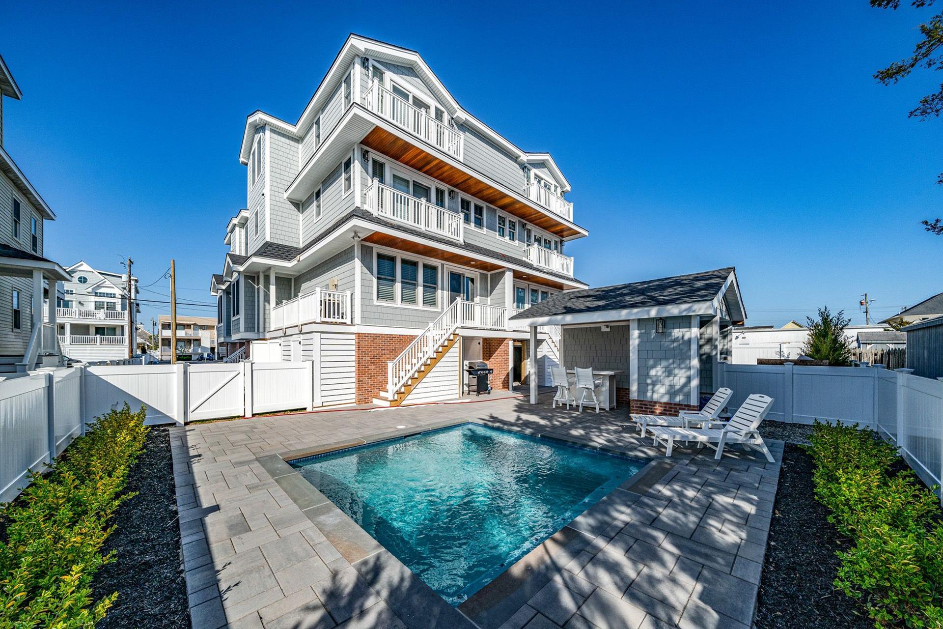 240 22nd Street, Avalon