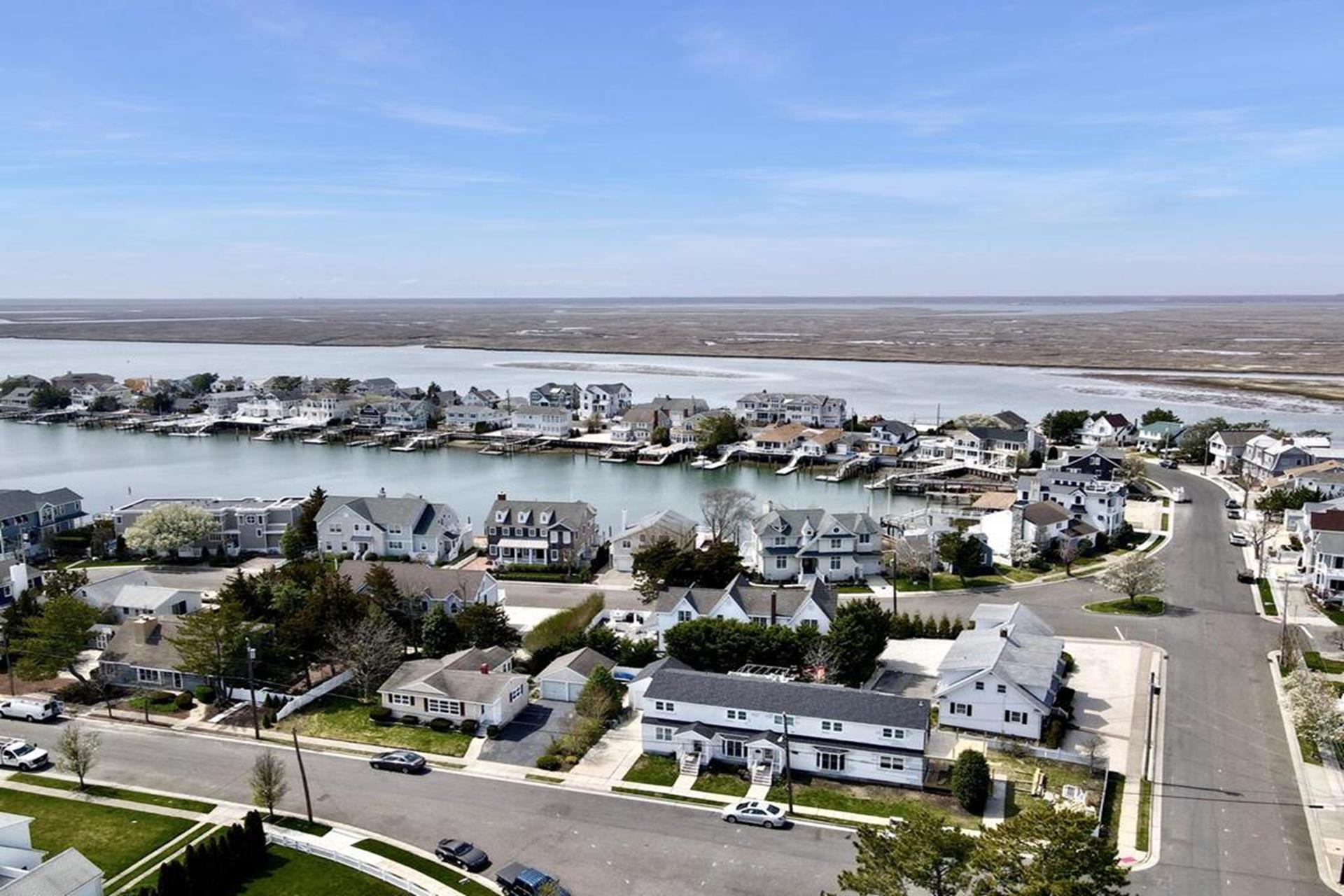 10401 Corinthian Drive, Stone Harbor (Mid-Island)
