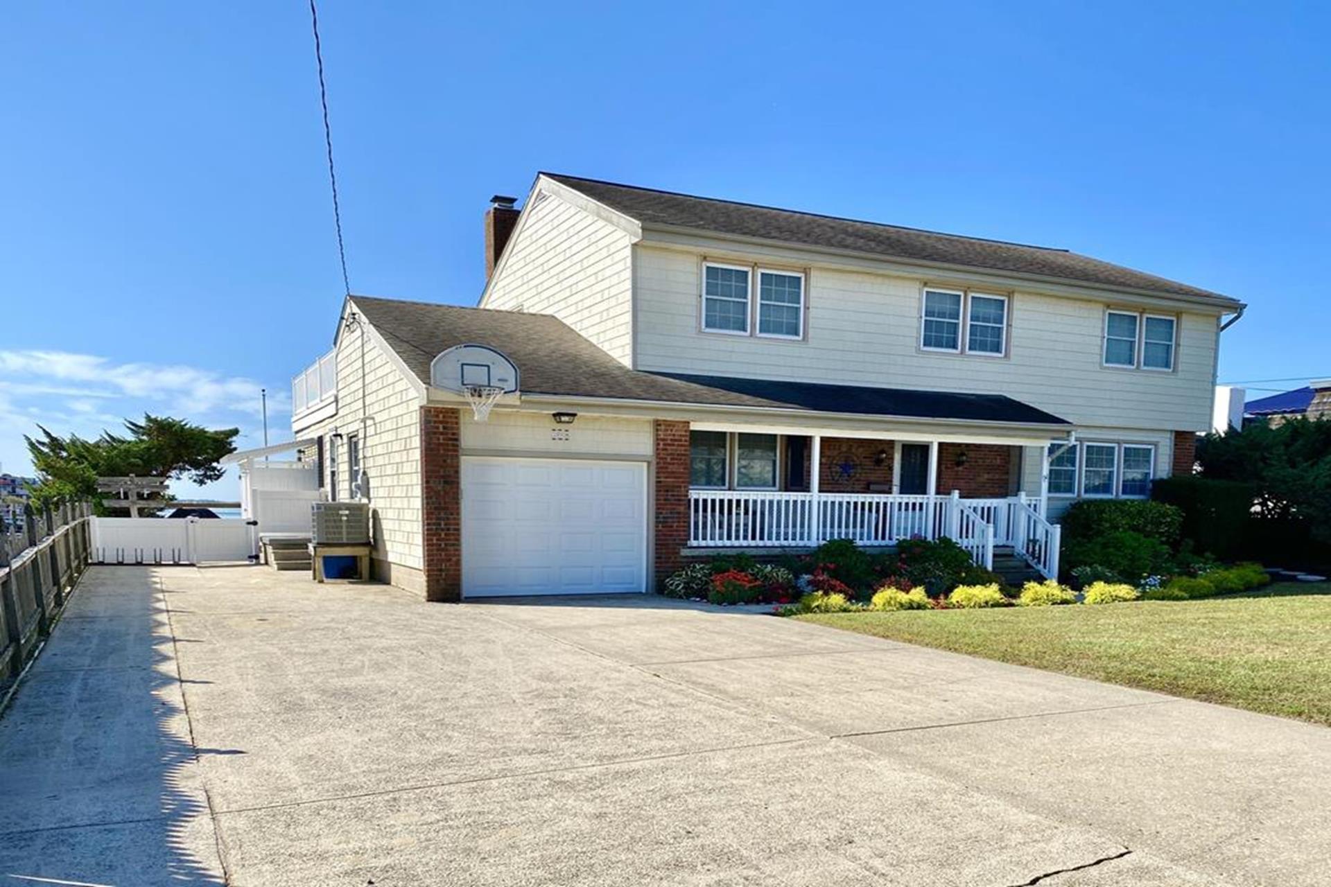 308 42nd Street, Avalon
