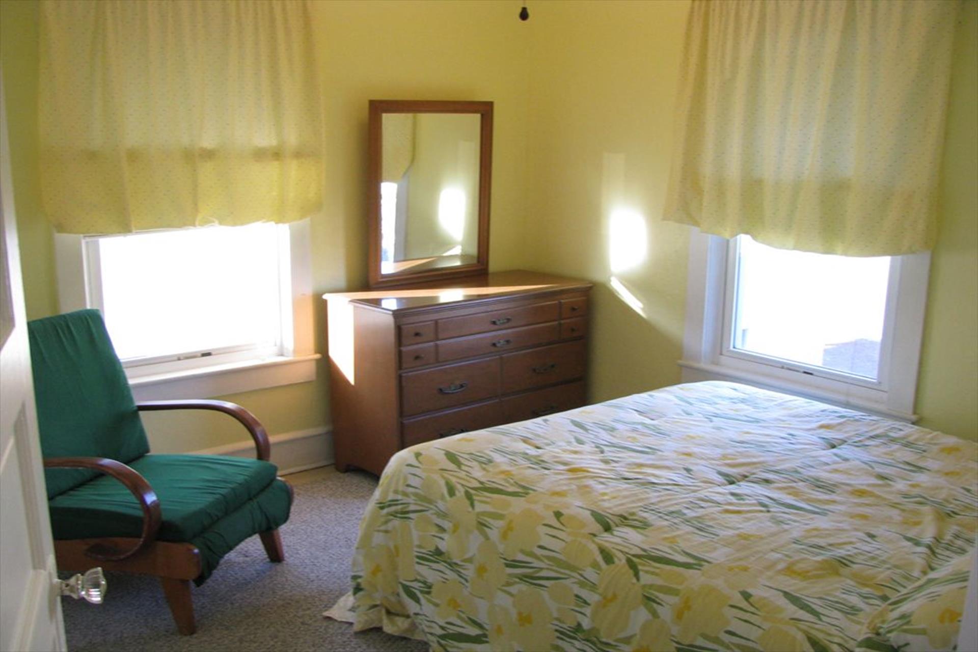 272 88th Street, Stone Harbor (Center)
