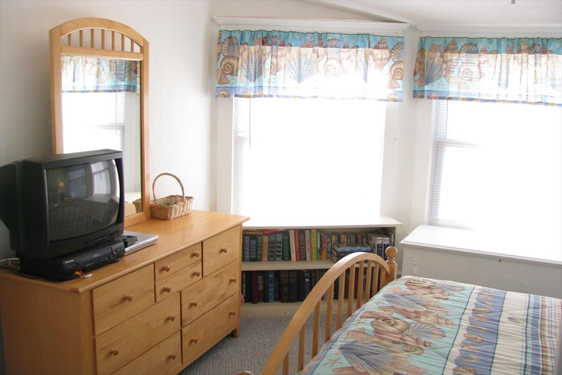 272 88th Street, Stone Harbor (Center)