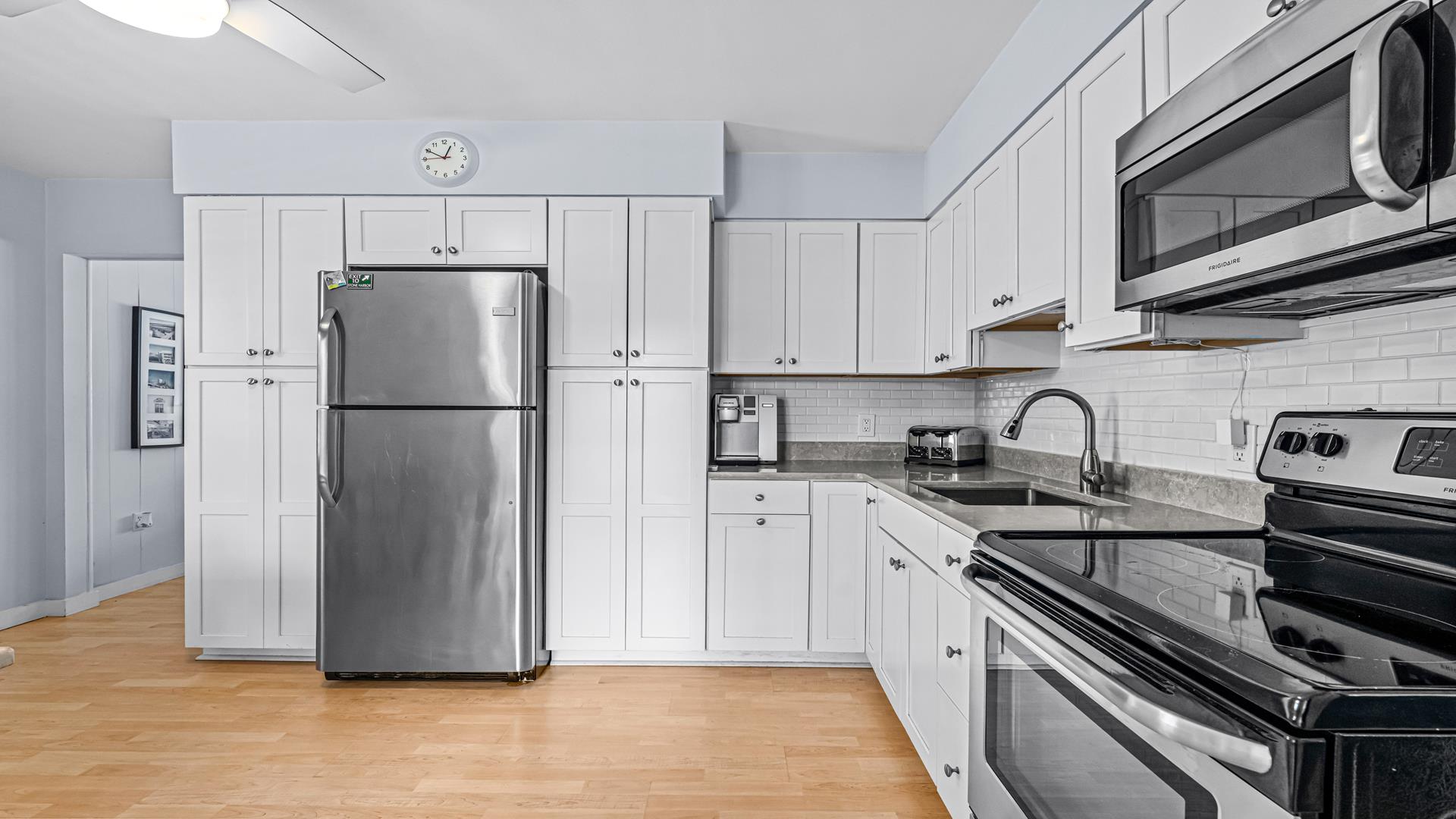 389 95th Street, Stone Harbor (Center)