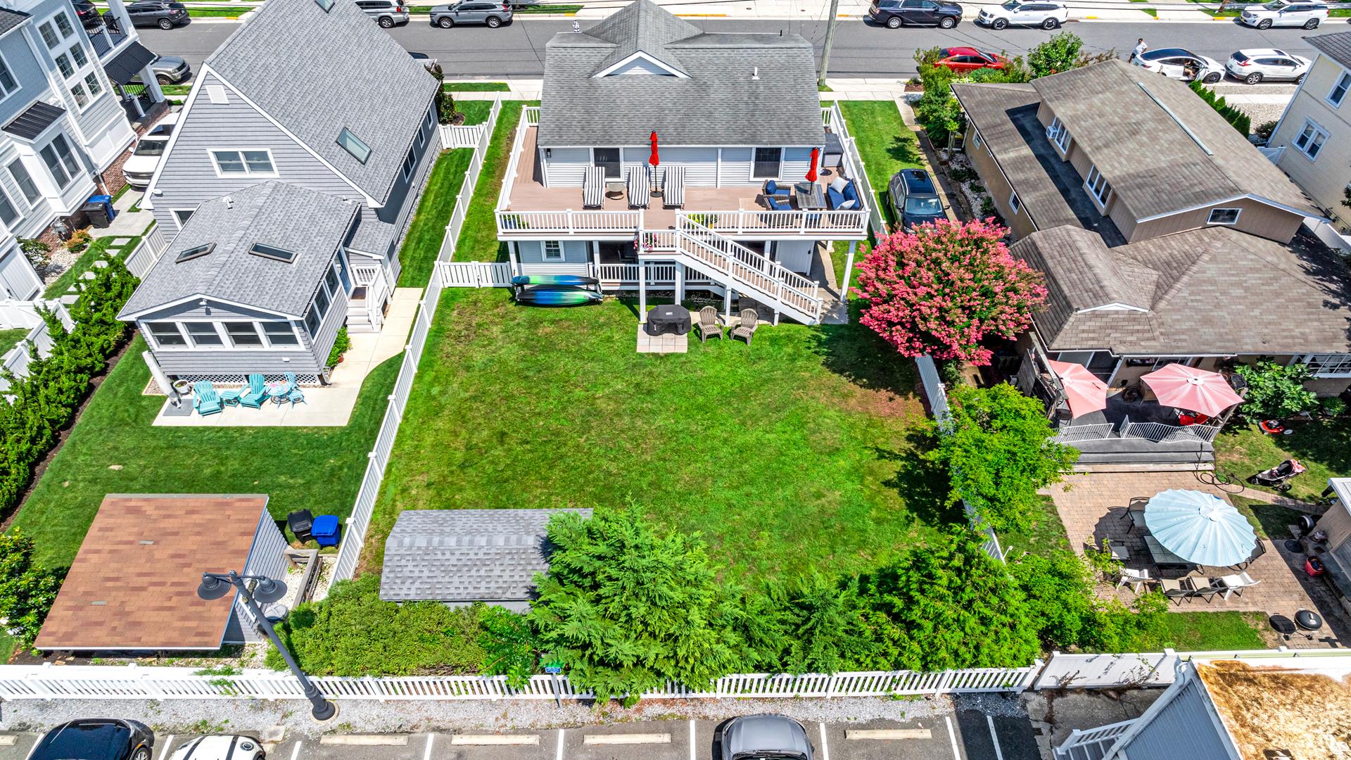 389 95th Street, Stone Harbor (Center)