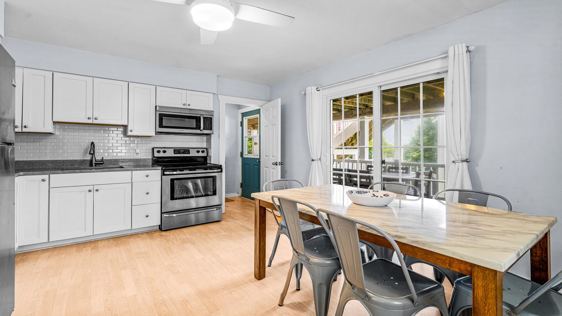 389 95th Street, Stone Harbor (Center)