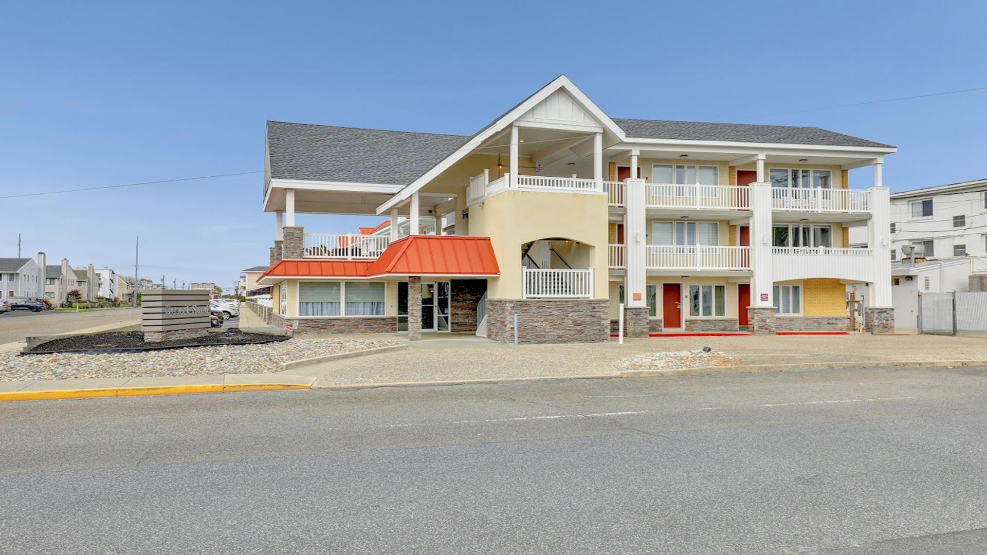 7888 Dune Drive, Avalon (1 Block to Beach)