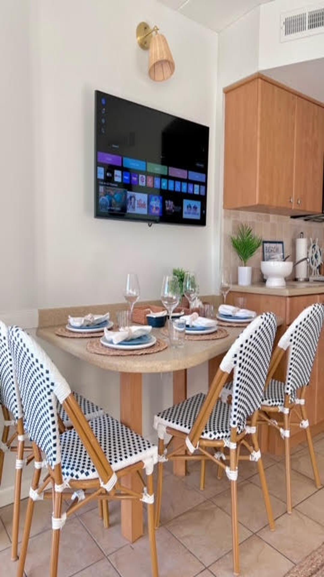 7888 Dune Drive, Avalon (1 Block to Beach)