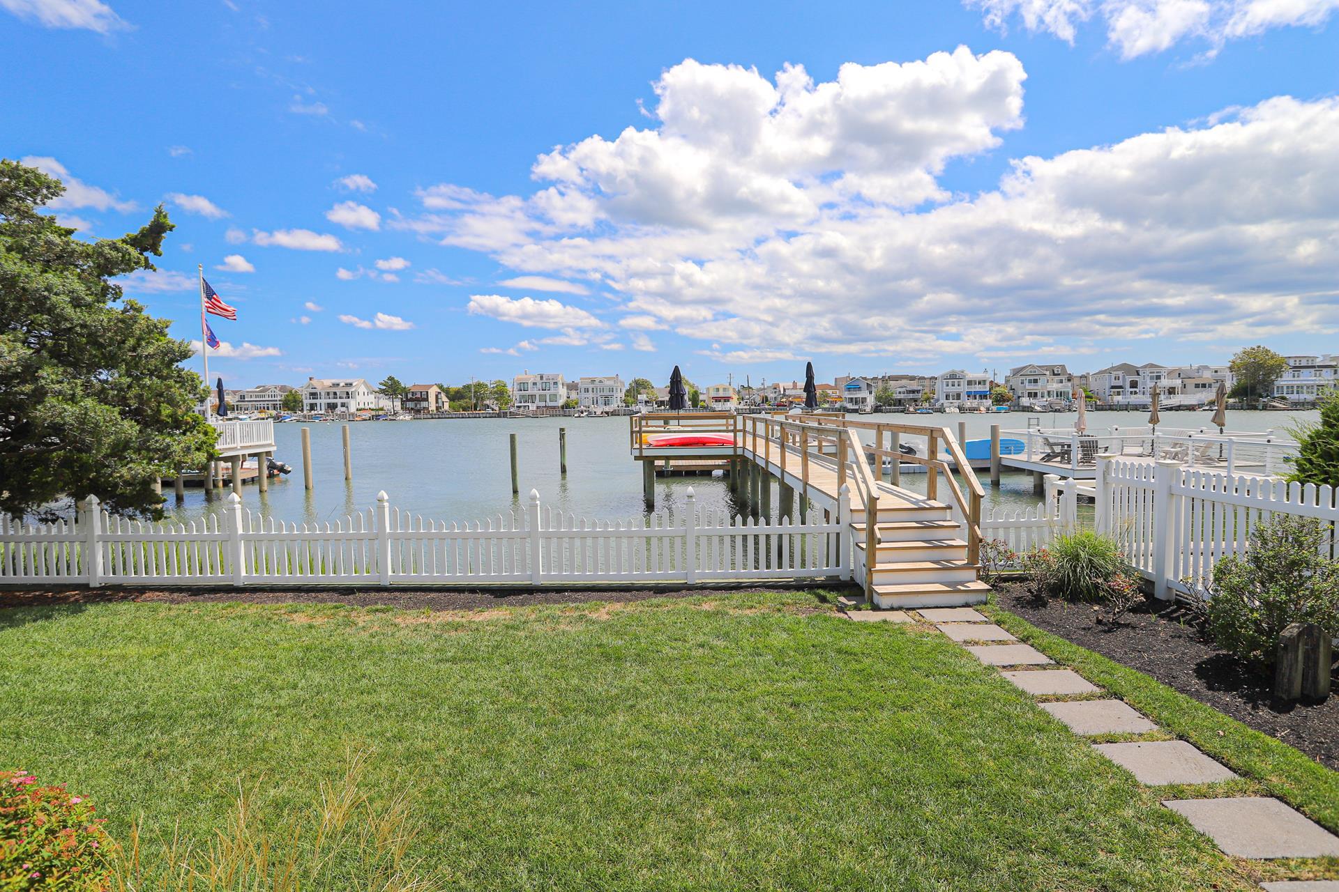 10620 Corinthian Drive, Stone Harbor (Bay Front)