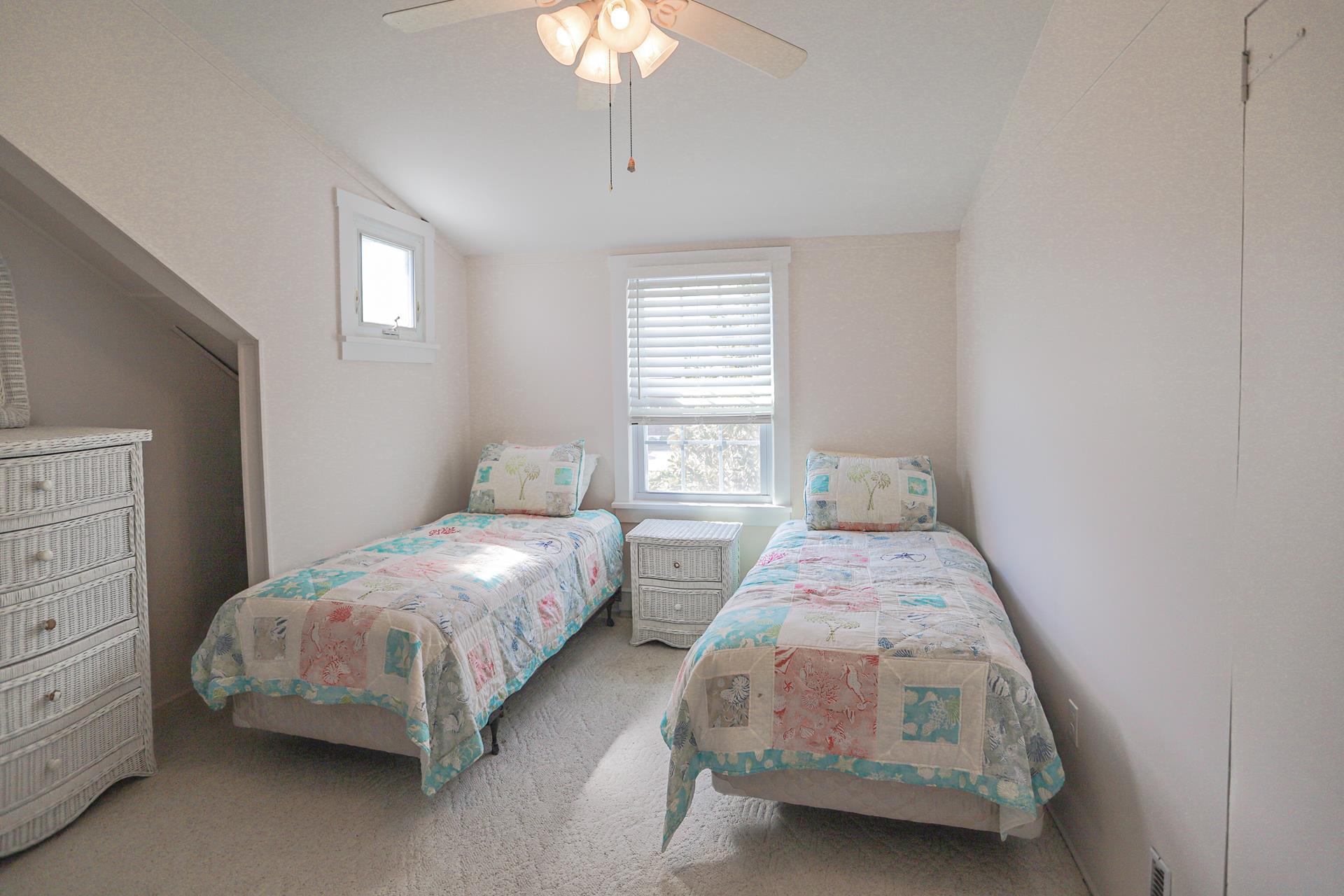 10620 Corinthian Drive, Stone Harbor (Bay Front)