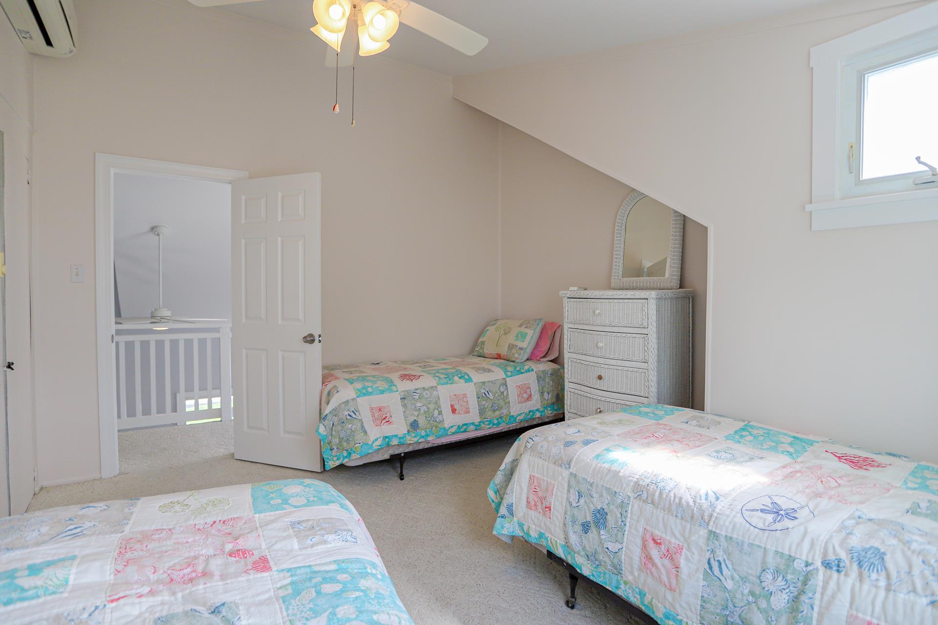 10620 Corinthian Drive, Stone Harbor (Bay Front)