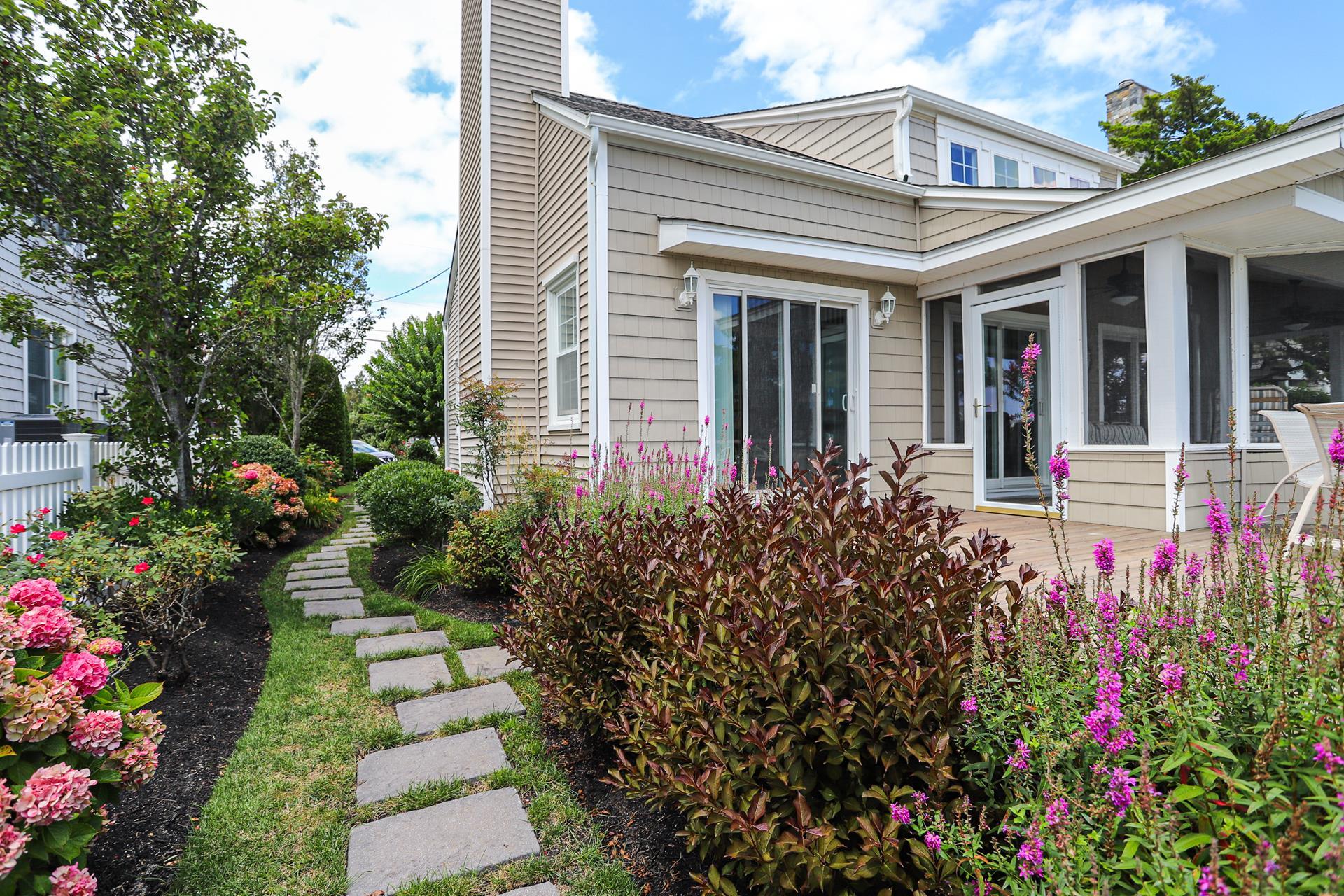 10620 Corinthian Drive, Stone Harbor (Bay Front)