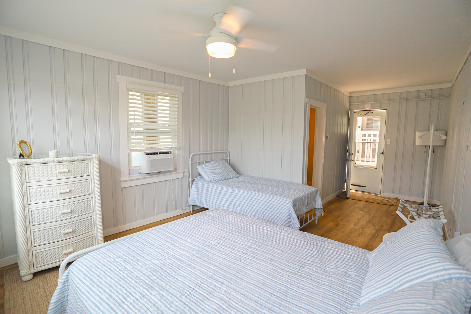 10620 Corinthian Drive, Stone Harbor (Bay Front)