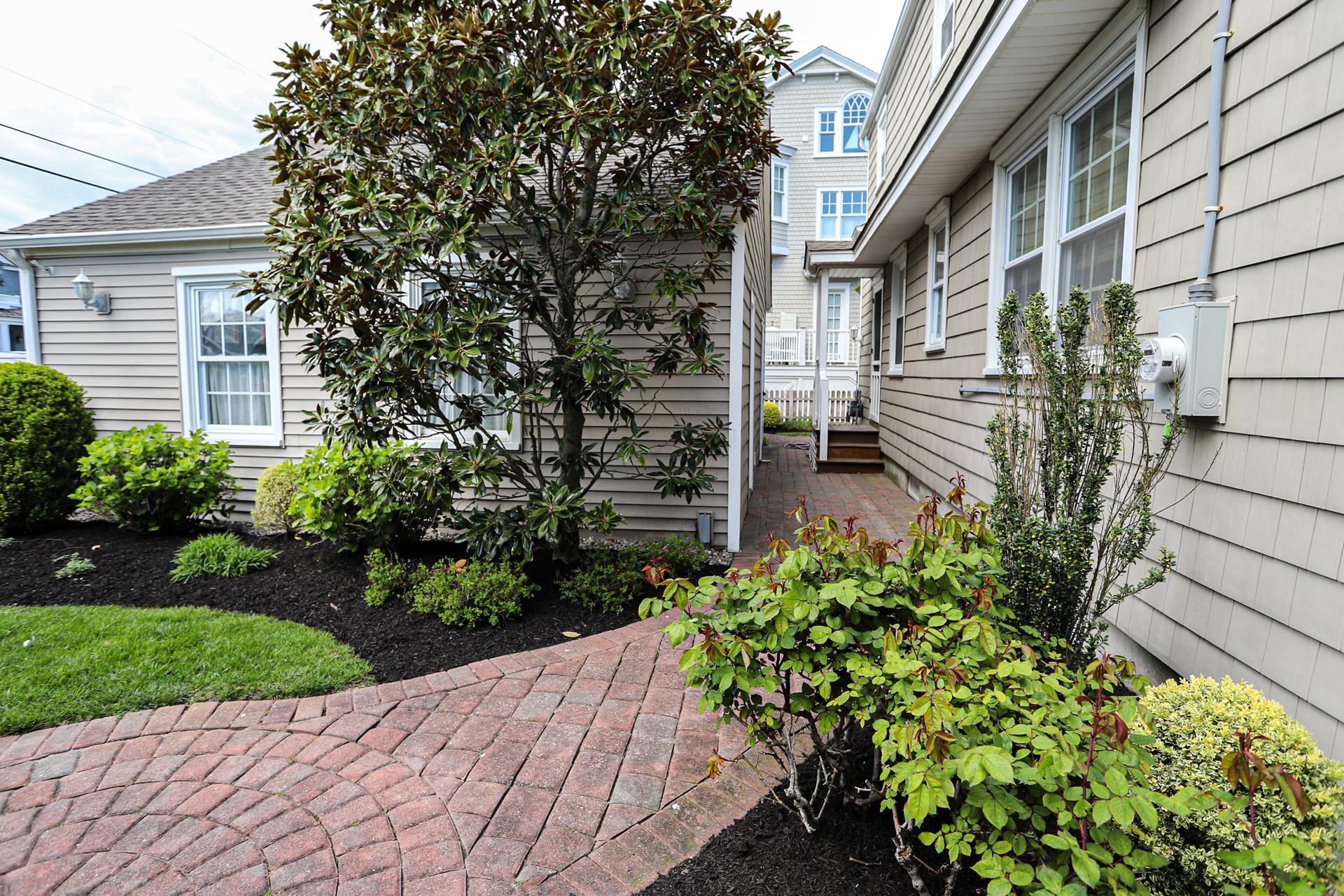 10620 Corinthian Drive, Stone Harbor (Bay Front)