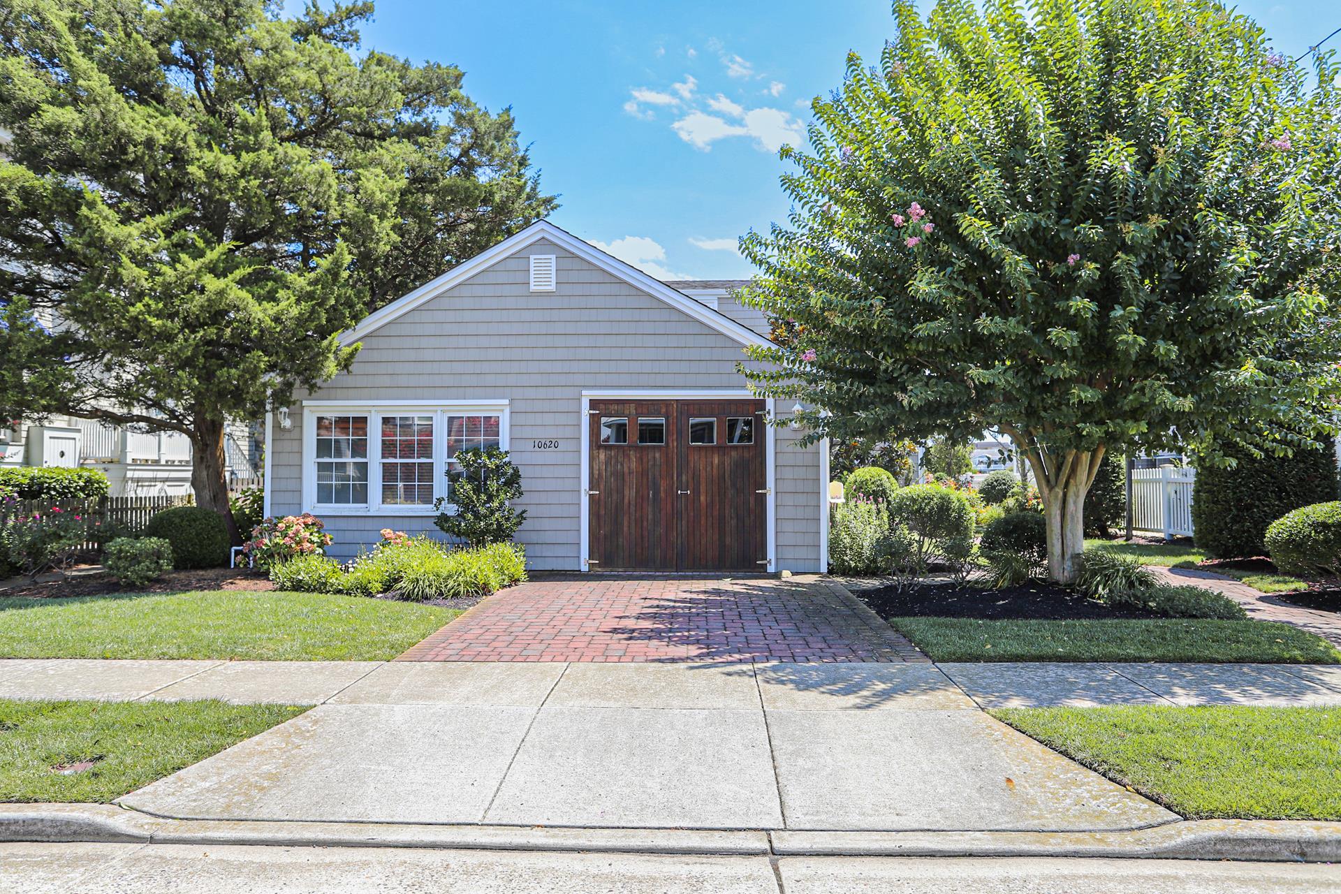 10620 Corinthian Drive, Stone Harbor (Bay Front)