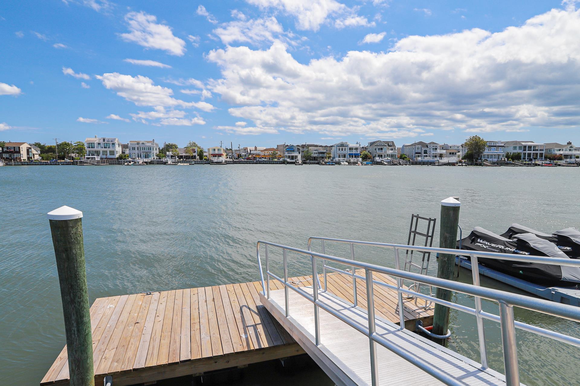 10620 Corinthian Drive, Stone Harbor (Bay Front)