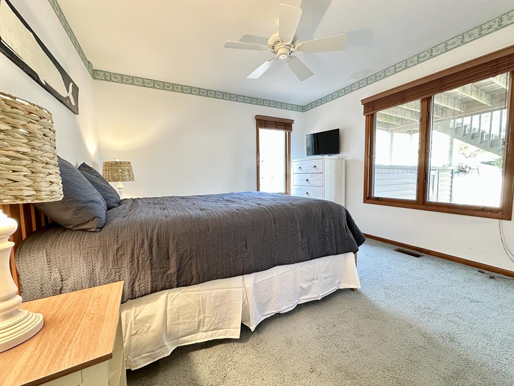 Harbor Paws Retreat-Walking to Pet Friendly Beach | Photo 12