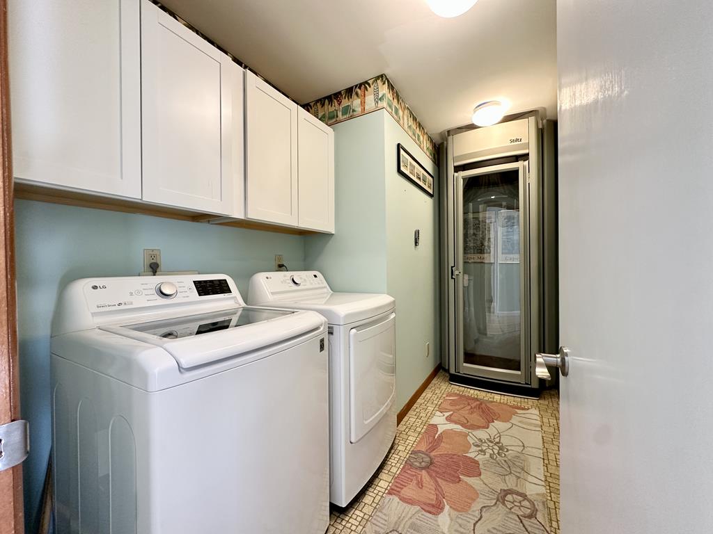 Harbor Paws Retreat-Walking to Pet Friendly Beach | Photo 16