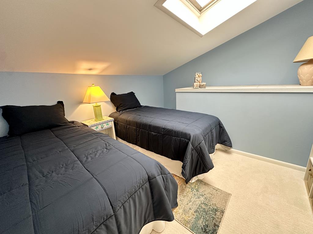 Harbor Paws Retreat-Walking to Pet Friendly Beach | Photo 20