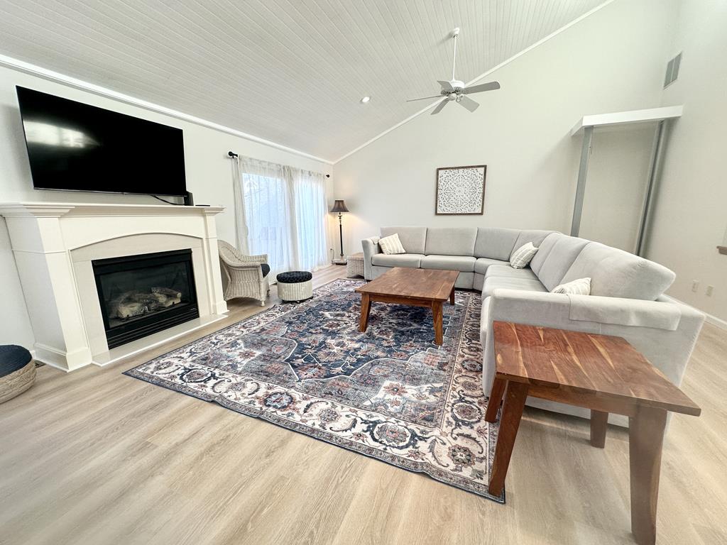 Harbor Paws Retreat-Walking to Pet Friendly Beach | Photo 22