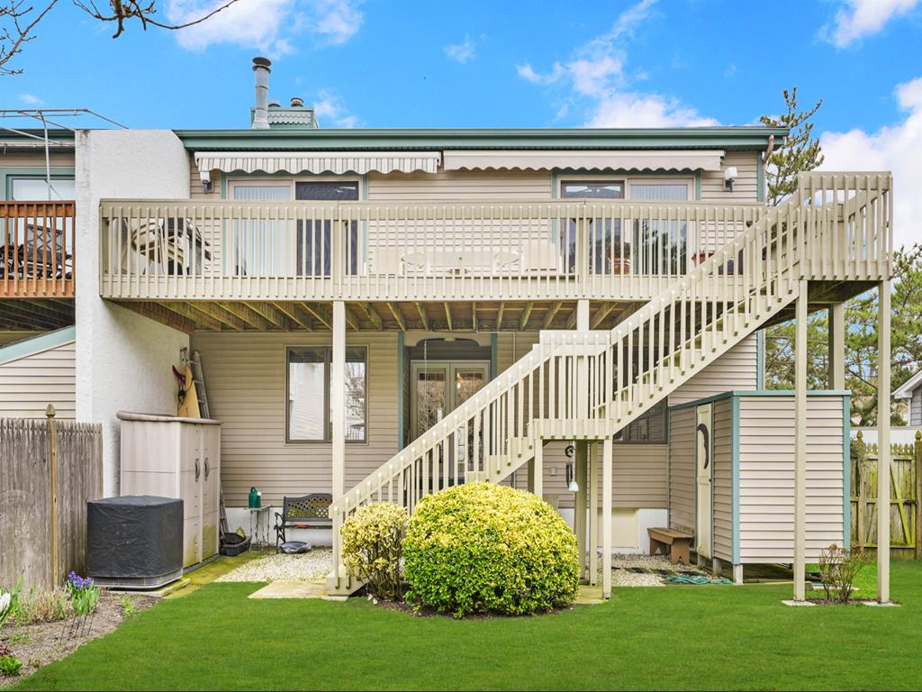 Harbor Paws Retreat-Walking to Pet Friendly Beach | Photo 33