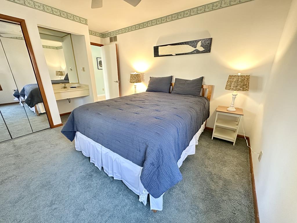 Harbor Paws Retreat-Walking to Pet Friendly Beach | Photo 11