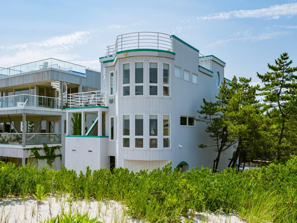 120 E. Bayberry Drive, Peahala Park