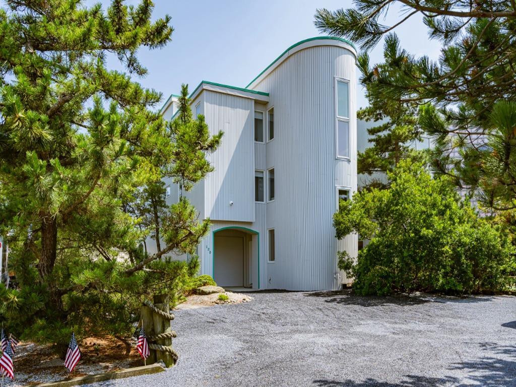 120 E. Bayberry Drive, Peahala Park (Ocean Front)