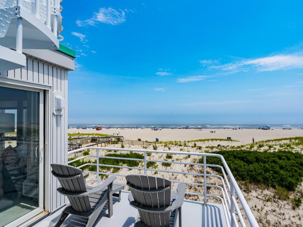 120 E. Bayberry Drive, Peahala Park (Ocean Front)