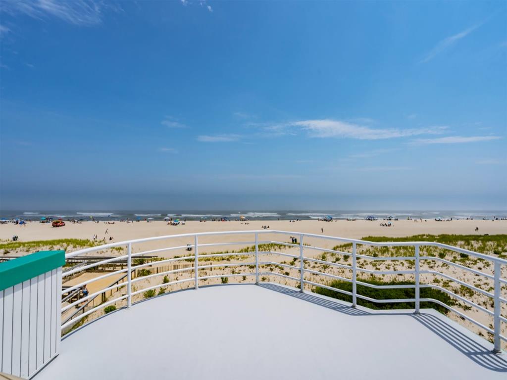 120 E. Bayberry Drive, Peahala Park (Ocean Front)