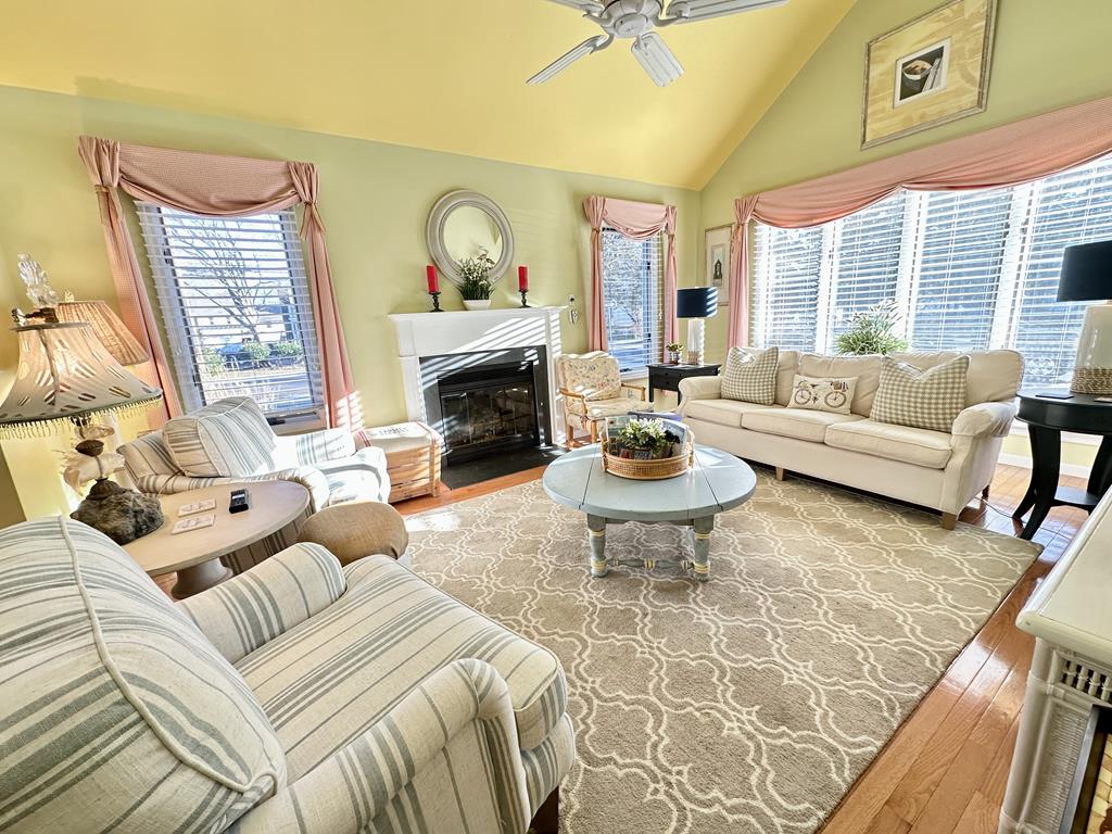 Charming Corner Townhome at Cape Meadows! | Photo 8