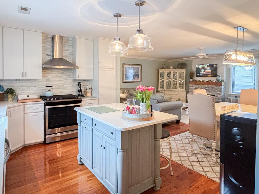 Goldbeaten Place 2nd Floor | Photo 9