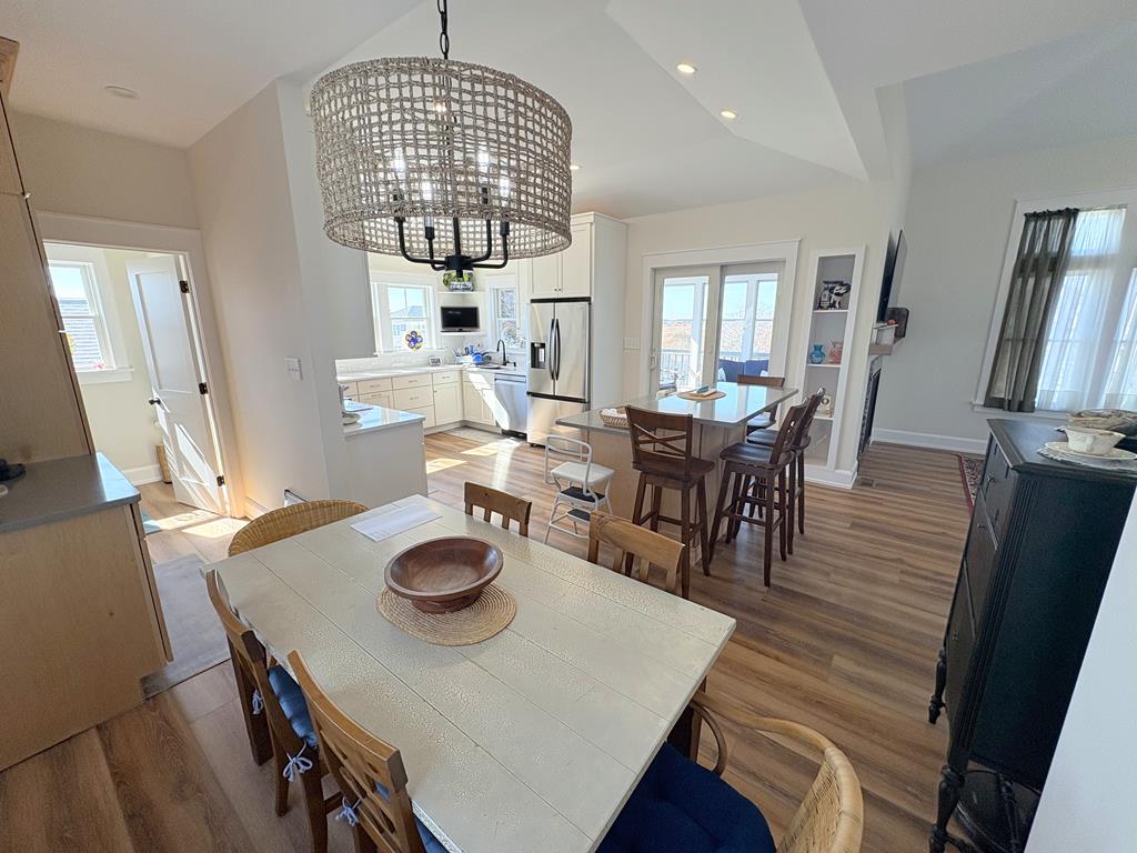 Modern Coastal Retreat - 325 First Ave | Photo 25