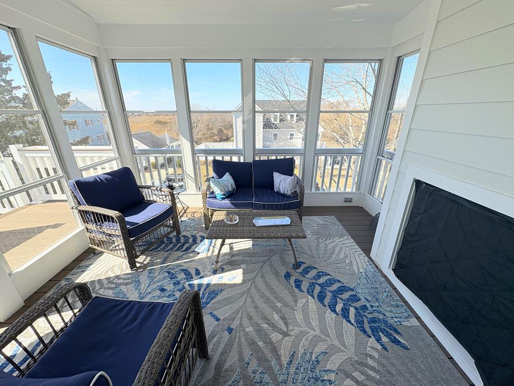 Modern Coastal Retreat - 325 First Ave | Photo 29