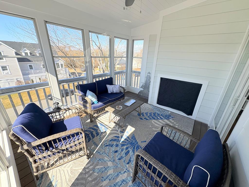 Modern Coastal Retreat - 325 First Ave | Photo 30