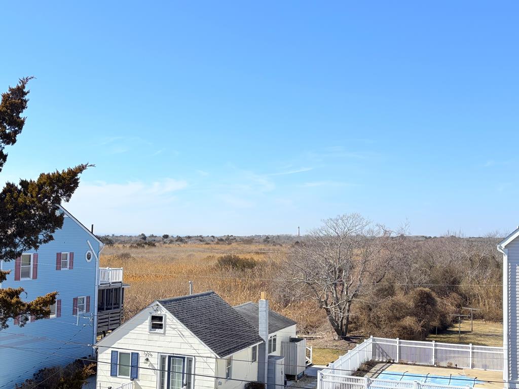 Modern Coastal Retreat - 325 First Ave | Photo 32