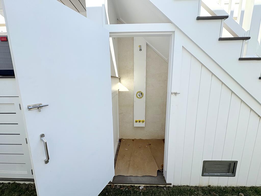 Modern Coastal Retreat - 325 First Ave | Photo 35