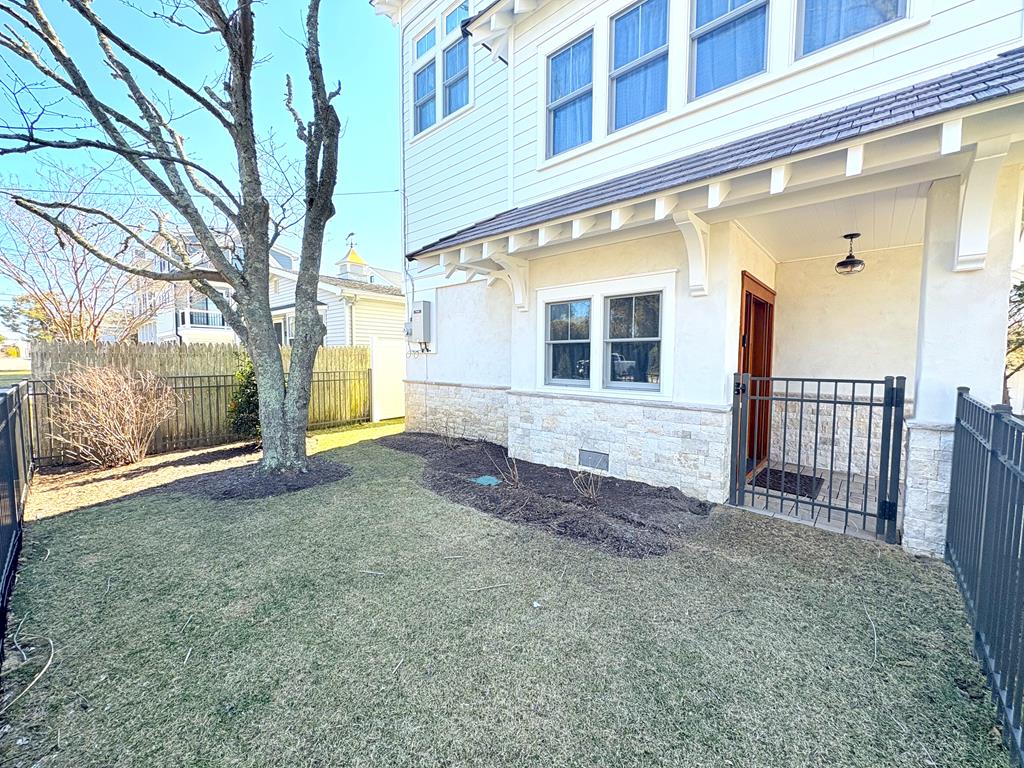 Modern Coastal Retreat - 325 First Ave | Photo 36