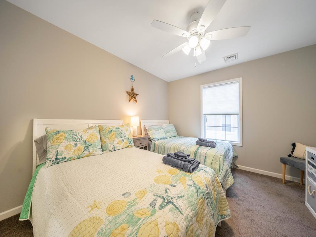 https://realtimerental.com/rrv10/RentalPhotos/1214/1214249.11.jpg