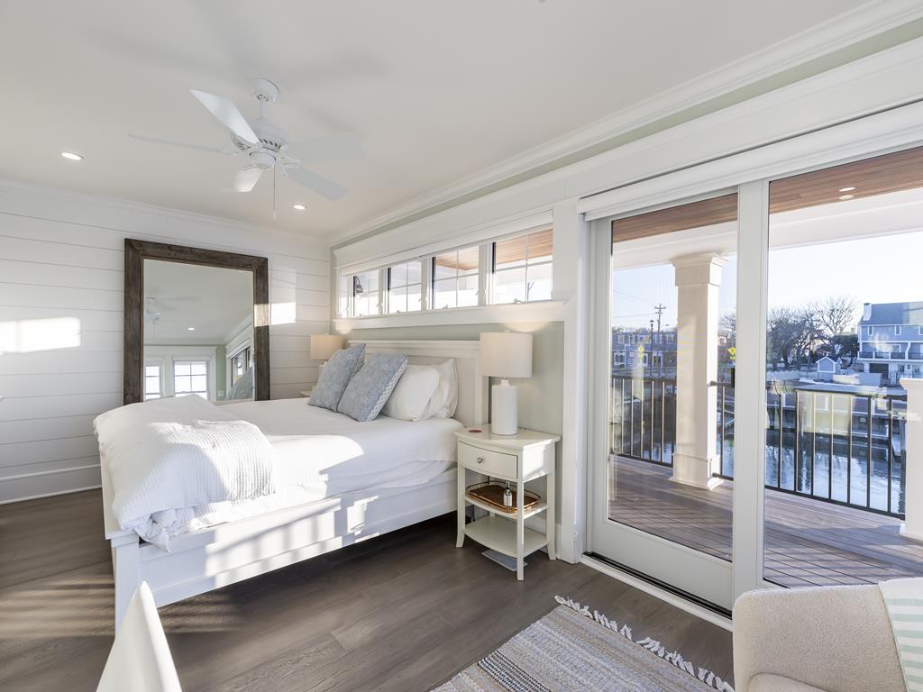 Waterfront Luxury - 1288 Wilson, Unit B | Photo 14