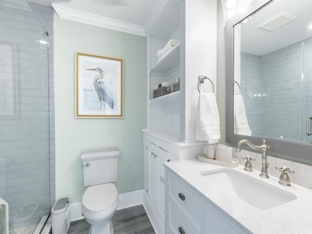 Waterfront Luxury - 1288 Wilson, Unit B | Photo 16