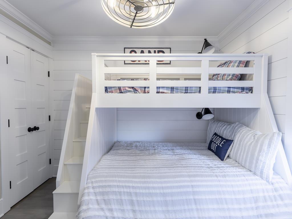 Waterfront Luxury - 1288 Wilson, Unit B | Photo 21