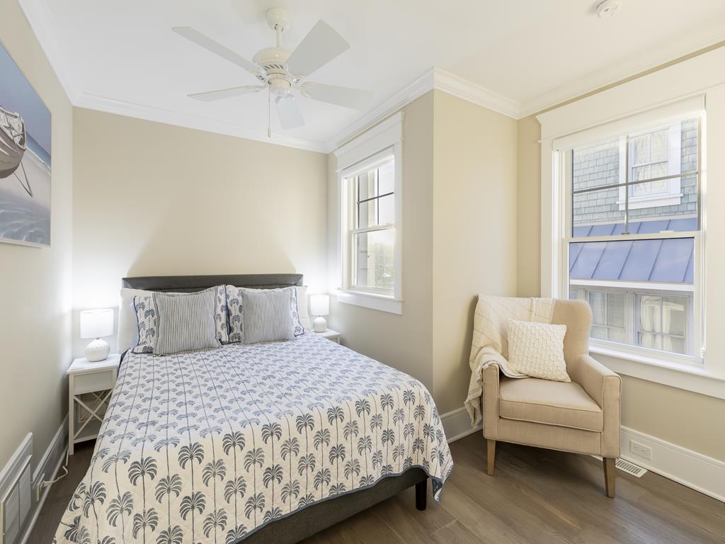 Waterfront Luxury - 1288 Wilson, Unit B | Photo 22