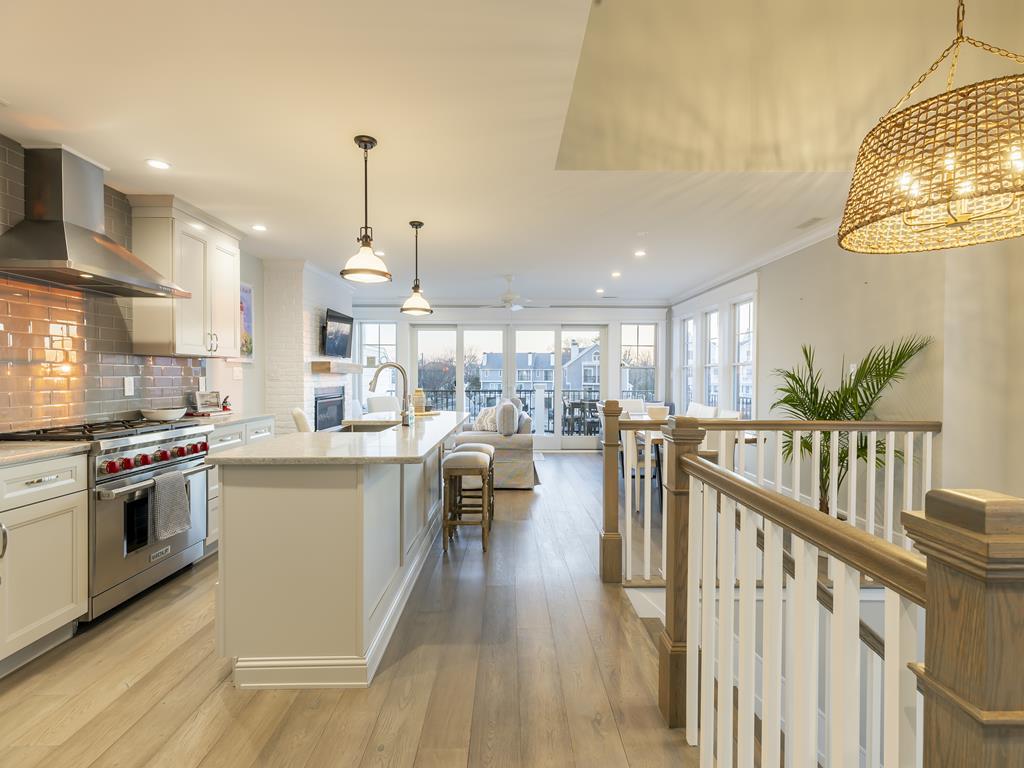 Waterfront Luxury - 1288 Wilson, Unit B | Photo 27