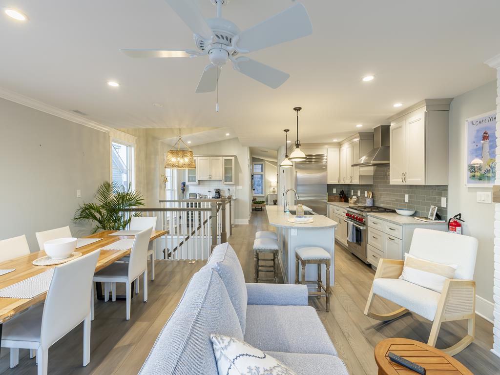 Waterfront Luxury - 1288 Wilson, Unit B | Photo 29