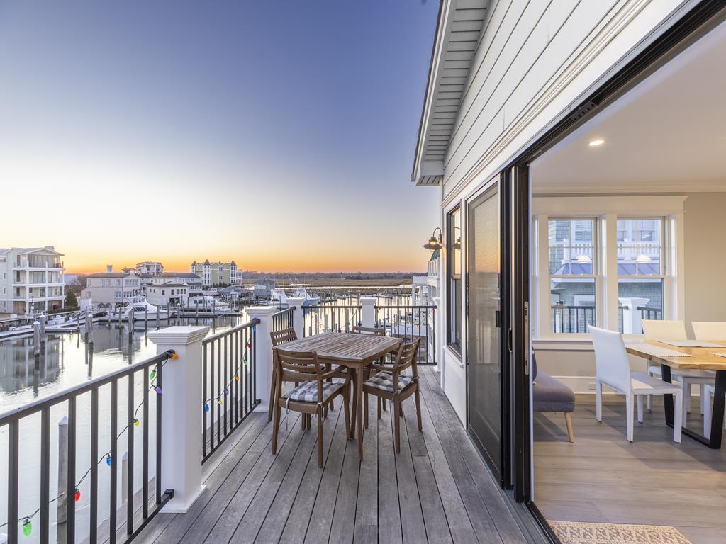 Waterfront Luxury - 1288 Wilson, Unit B | Photo 33